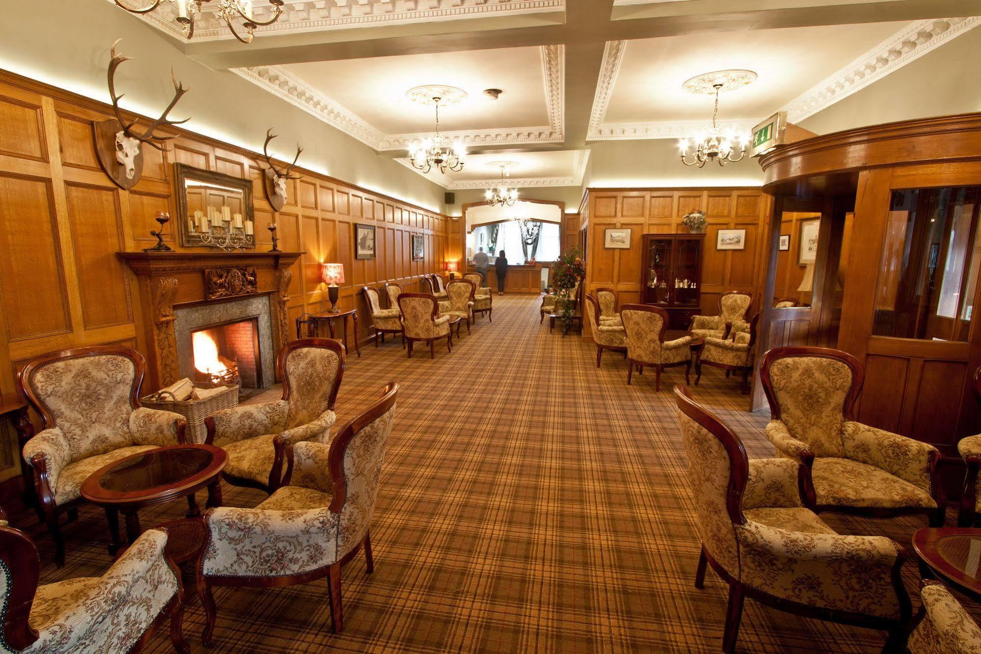 Duke Of Gordon Hotel Kingussie Exterior foto